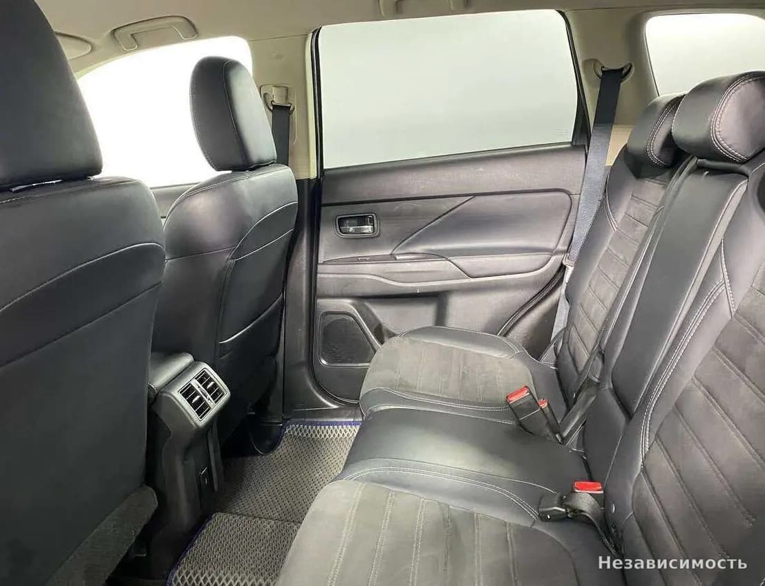 Mitsubishi Outlander 2021 с пробегом — фото 9