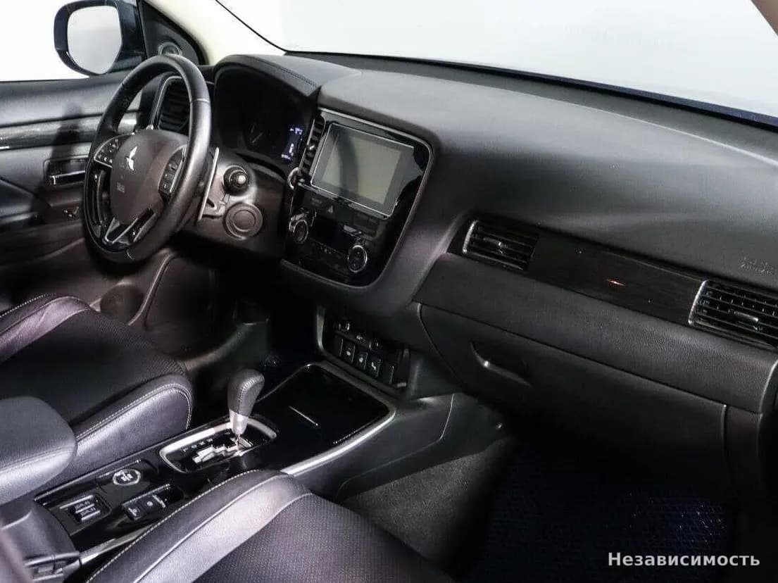 Mitsubishi Outlander 2018 с пробегом — фото 7