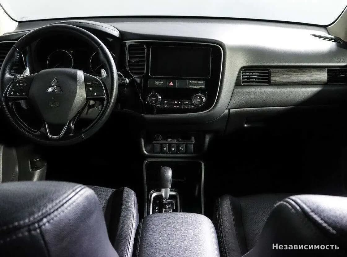 Mitsubishi Outlander 2018 с пробегом — фото 10