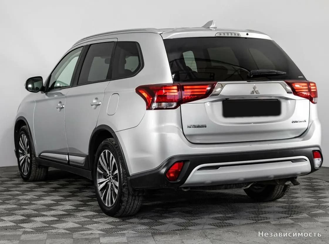 Mitsubishi Outlander 2019 с пробегом — фото 6