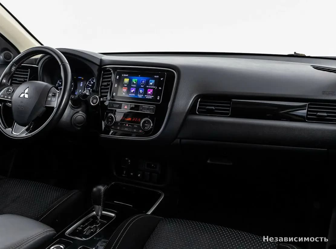 Mitsubishi Outlander 2019 с пробегом — фото 7
