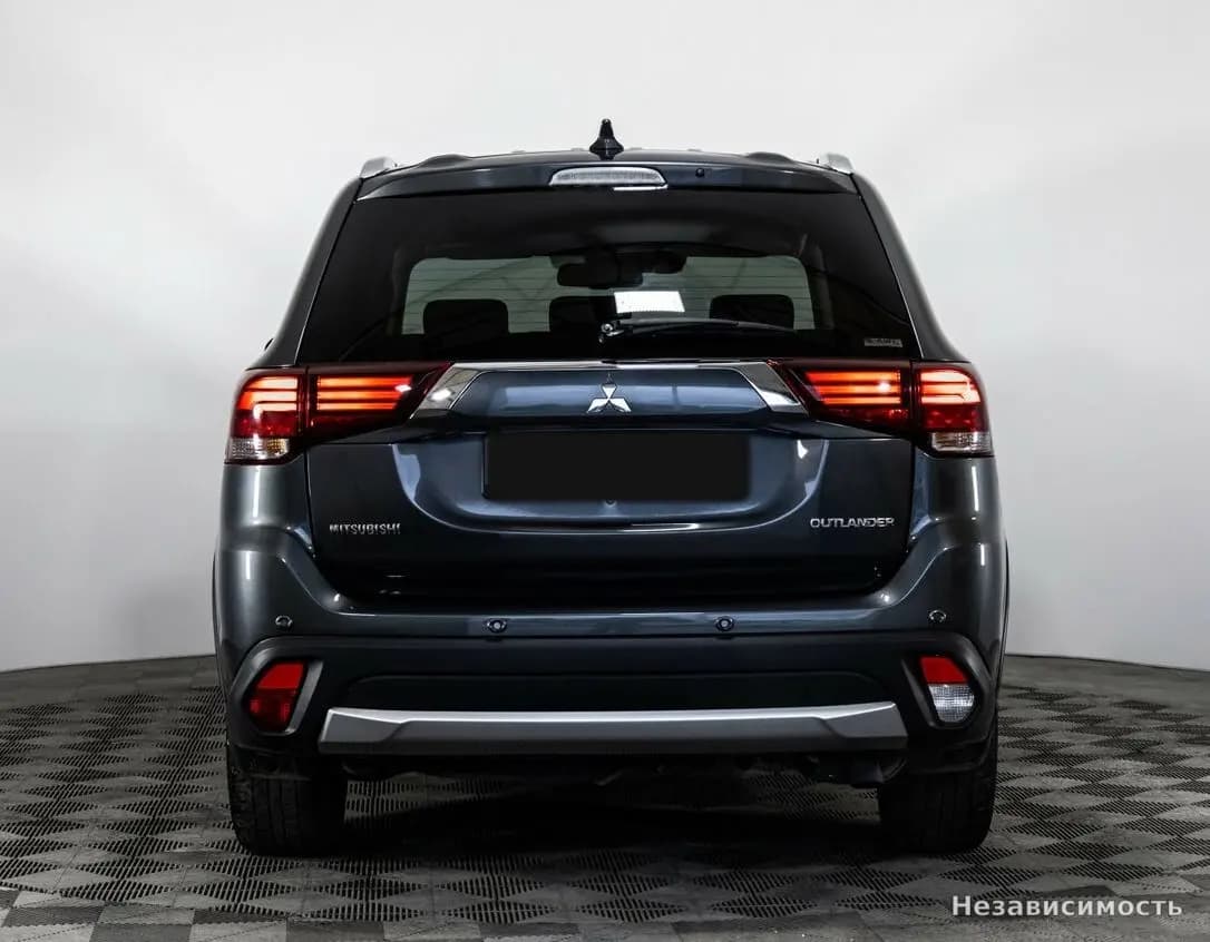 Mitsubishi Outlander 2018 с пробегом — фото 5