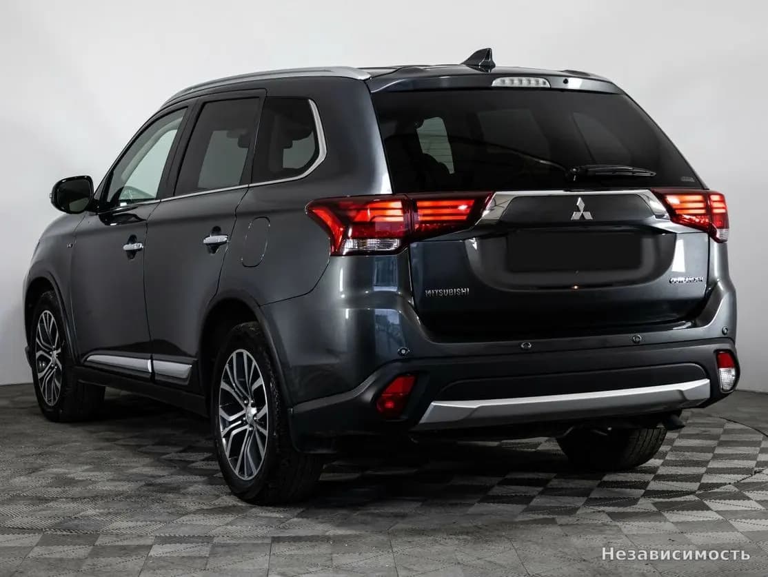 Mitsubishi Outlander 2018 с пробегом — фото 6