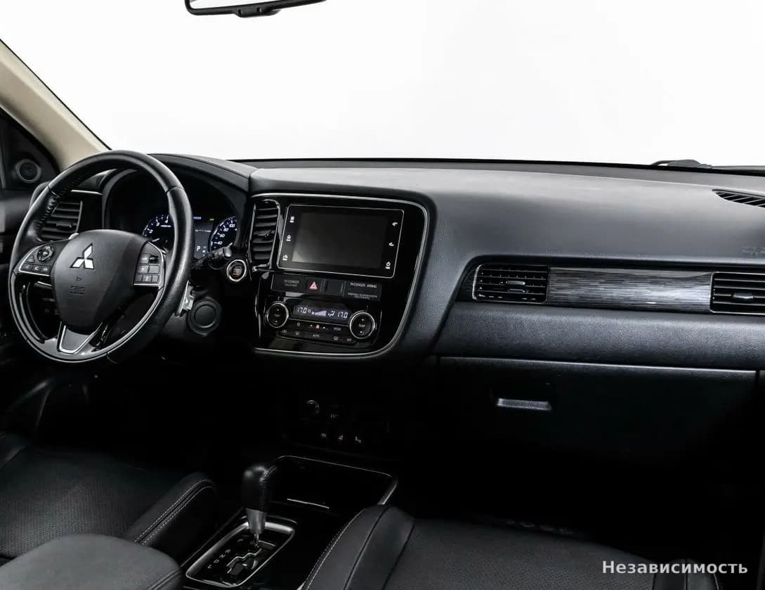 Mitsubishi Outlander 2018 с пробегом — фото 7
