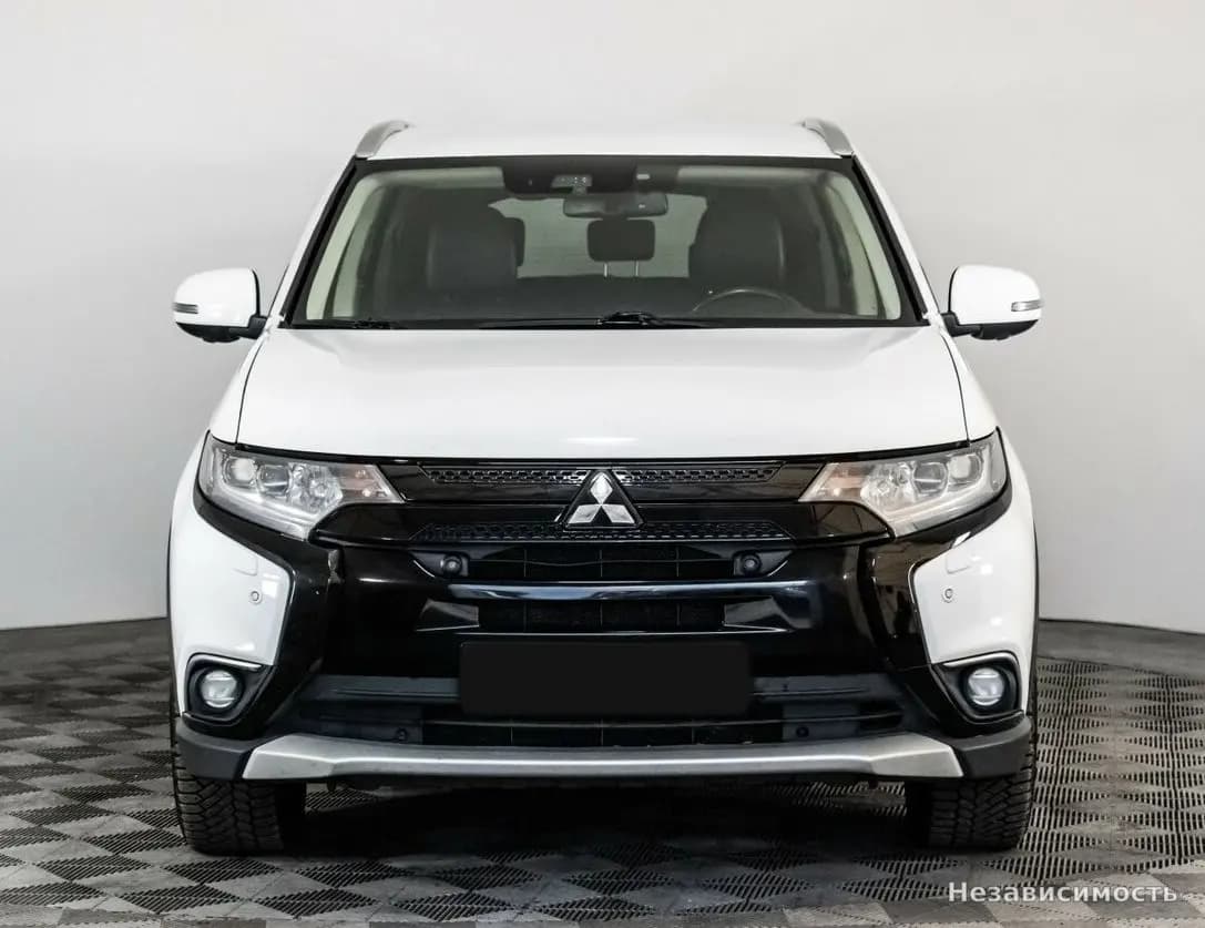 Mitsubishi Outlander 2017 с пробегом — фото 2
