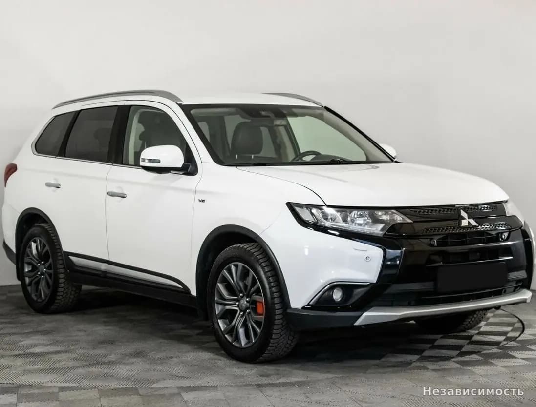 Mitsubishi Outlander 2017 с пробегом — фото 3