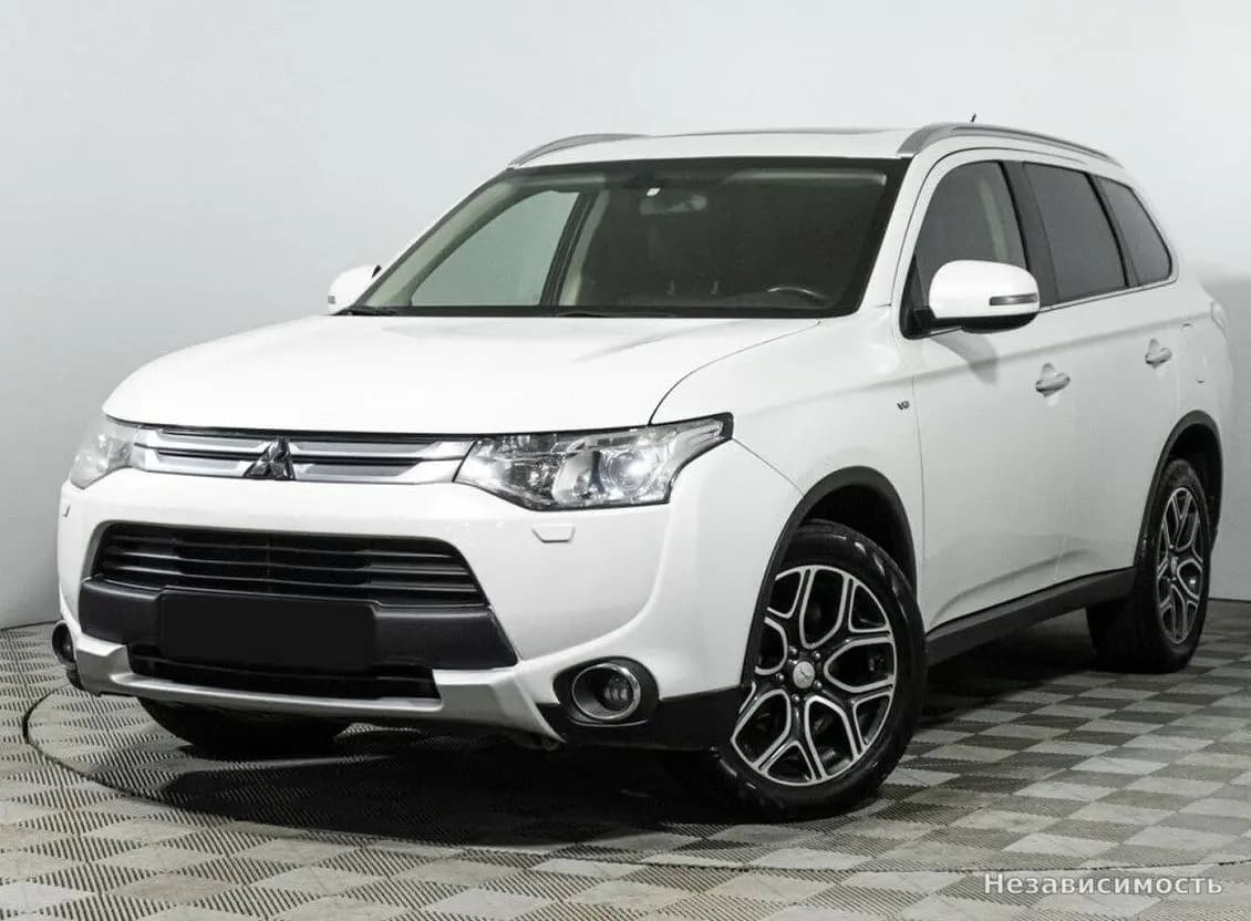 Mitsubishi Outlander, 2014 с пробегом
