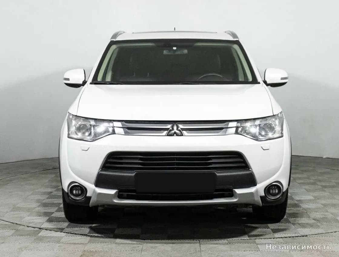 Mitsubishi Outlander 2014 с пробегом — фото 2