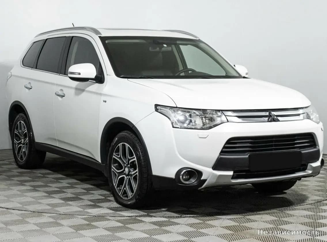 Mitsubishi Outlander 2014 с пробегом — фото 3