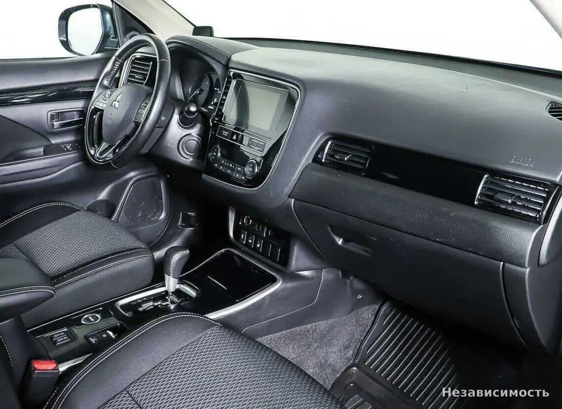 Mitsubishi Outlander 2019 с пробегом — фото 9