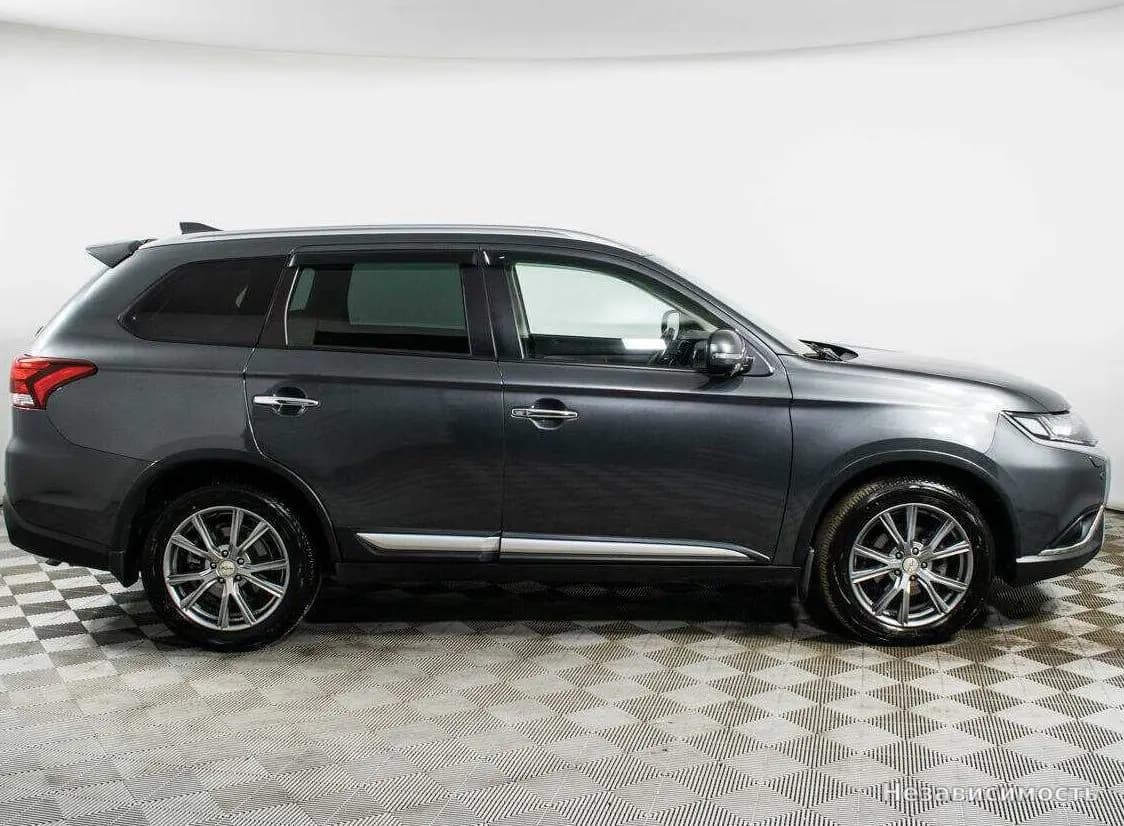 Mitsubishi Outlander 2019 с пробегом — фото 2