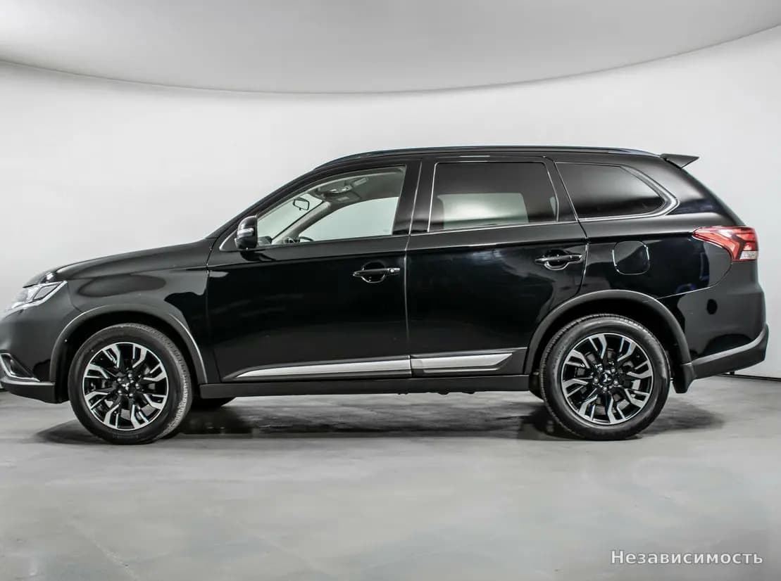 Mitsubishi Outlander 2022 с пробегом — фото 8