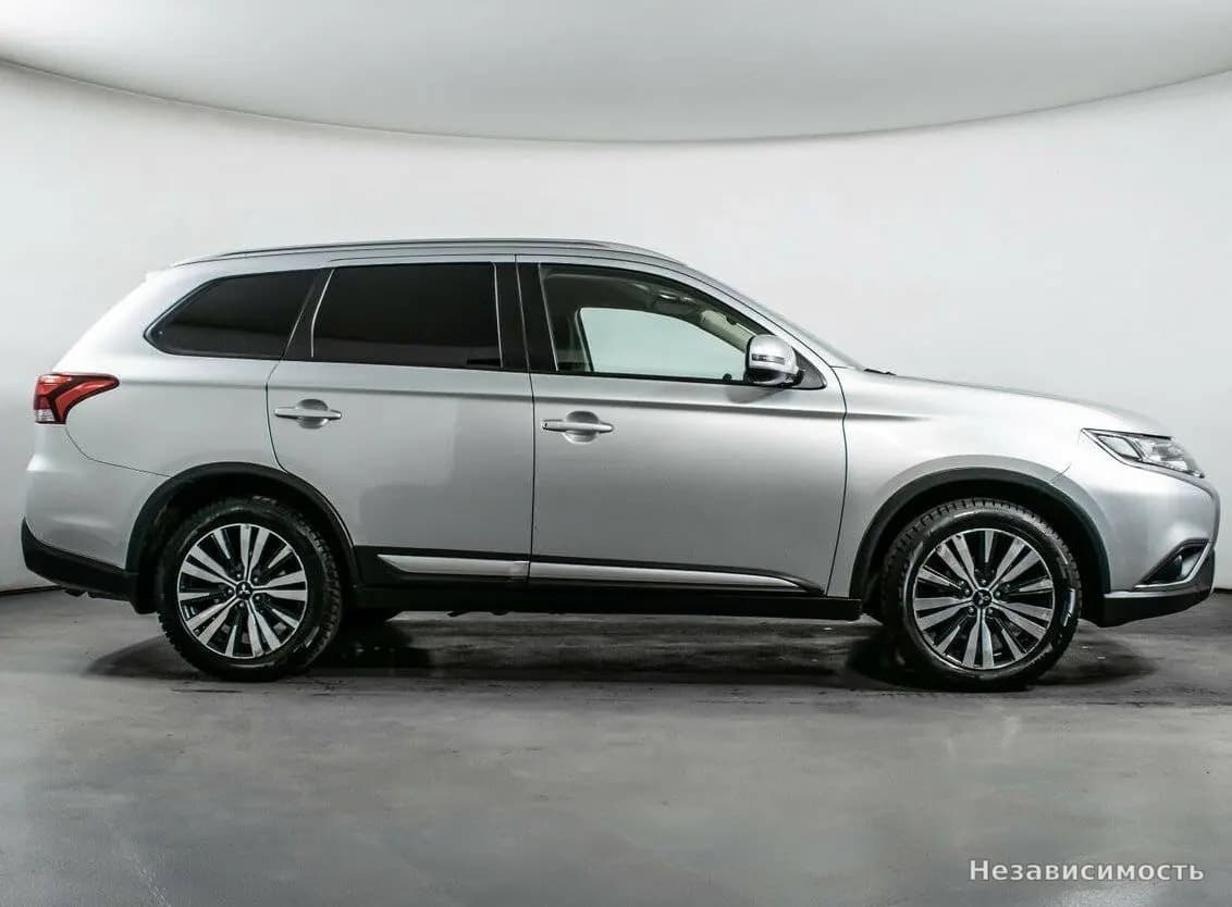 Mitsubishi Outlander 2018 с пробегом — фото 4