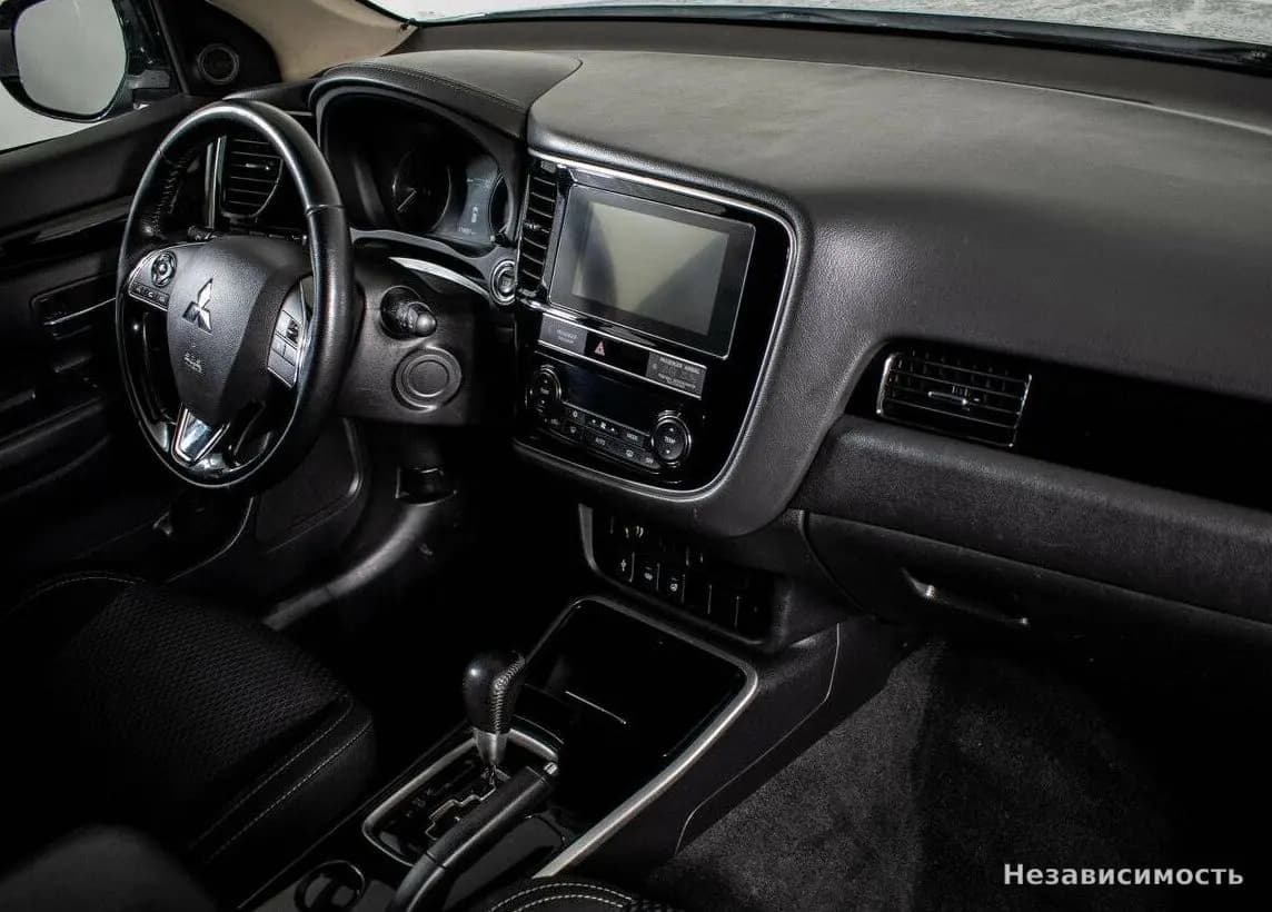 Mitsubishi Outlander 2018 с пробегом — фото 10