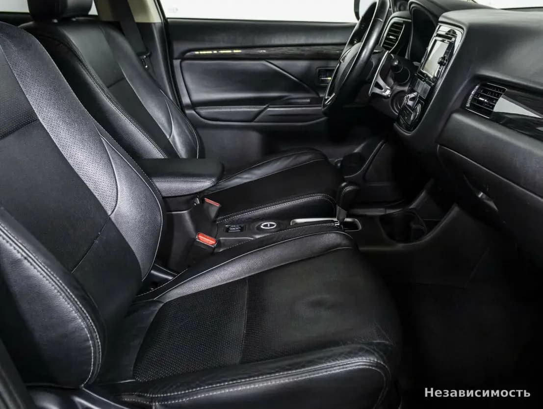 Mitsubishi Outlander 2015 с пробегом — фото 8