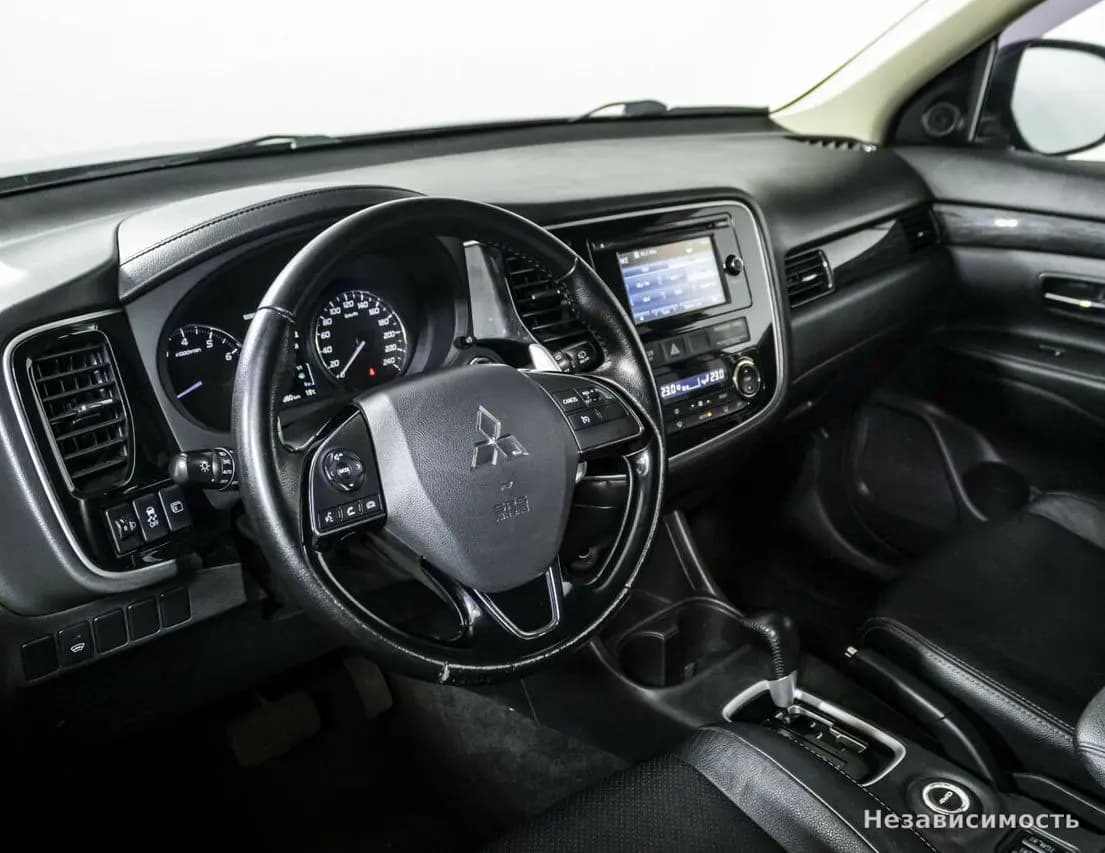 Mitsubishi Outlander 2015 с пробегом — фото 9