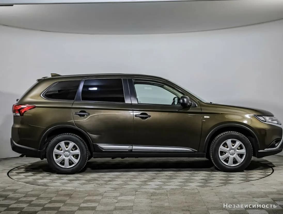Mitsubishi Outlander 2020 с пробегом — фото 4