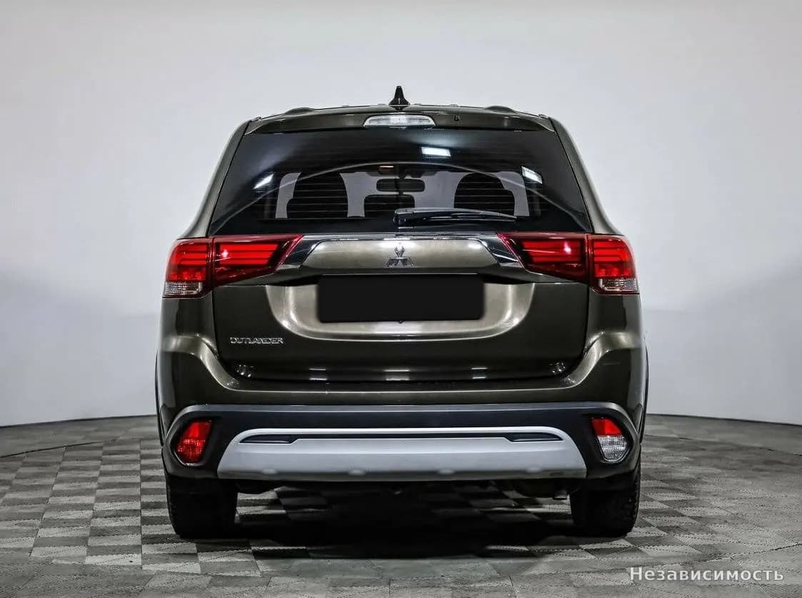 Mitsubishi Outlander 2020 с пробегом — фото 6