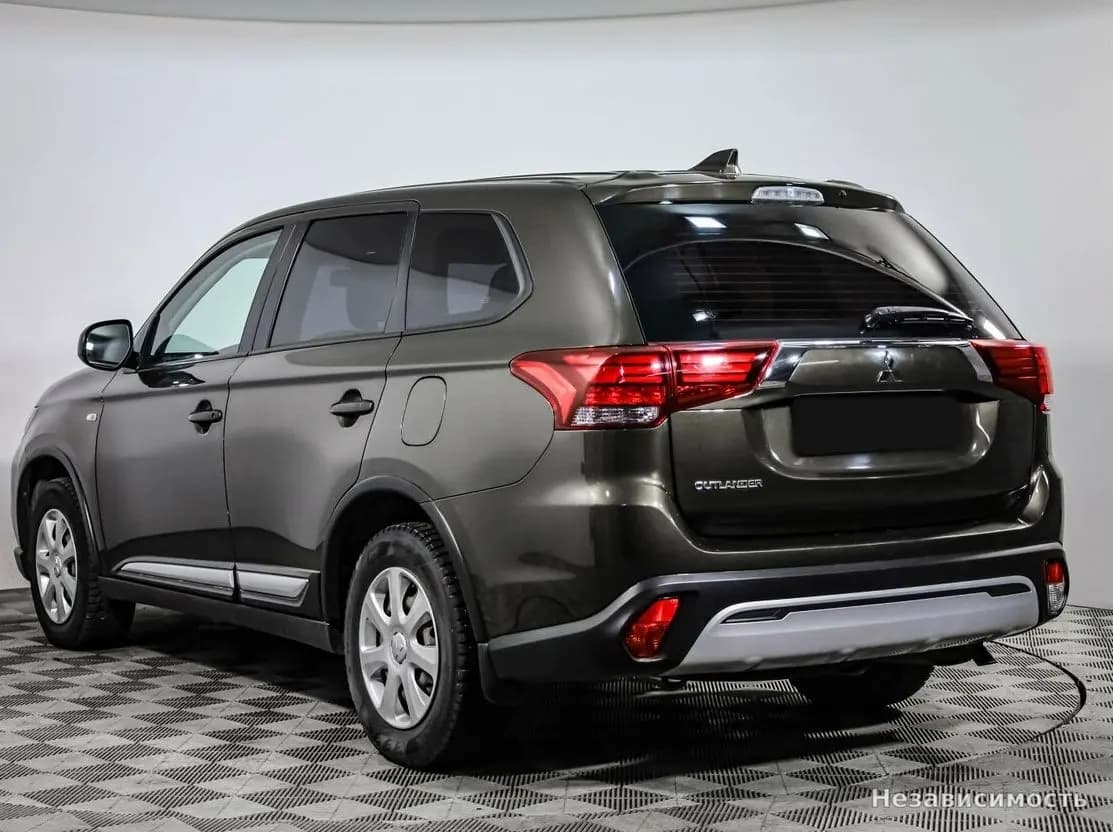 Mitsubishi Outlander 2020 с пробегом — фото 7