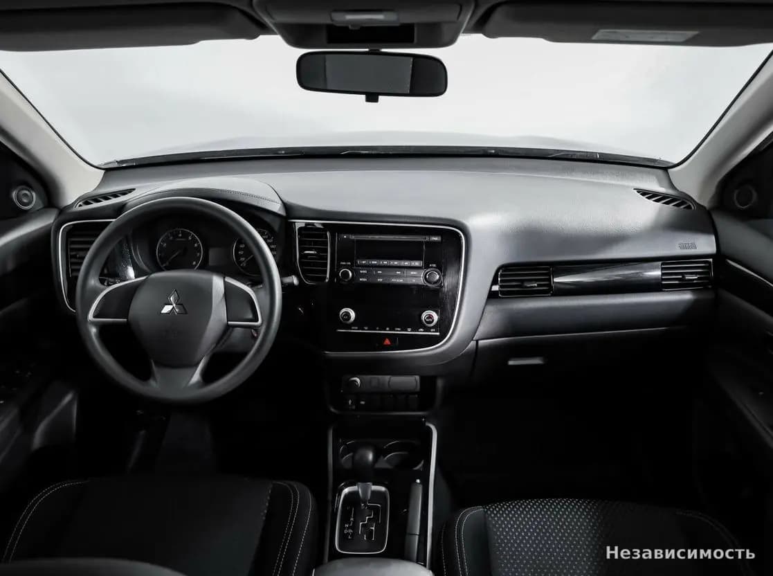 Mitsubishi Outlander 2020 с пробегом — фото 9