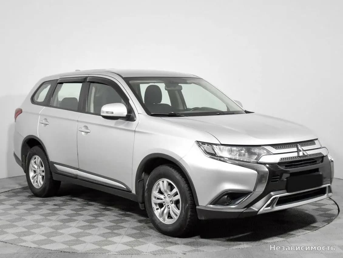 Mitsubishi Outlander 2018 с пробегом — фото 3