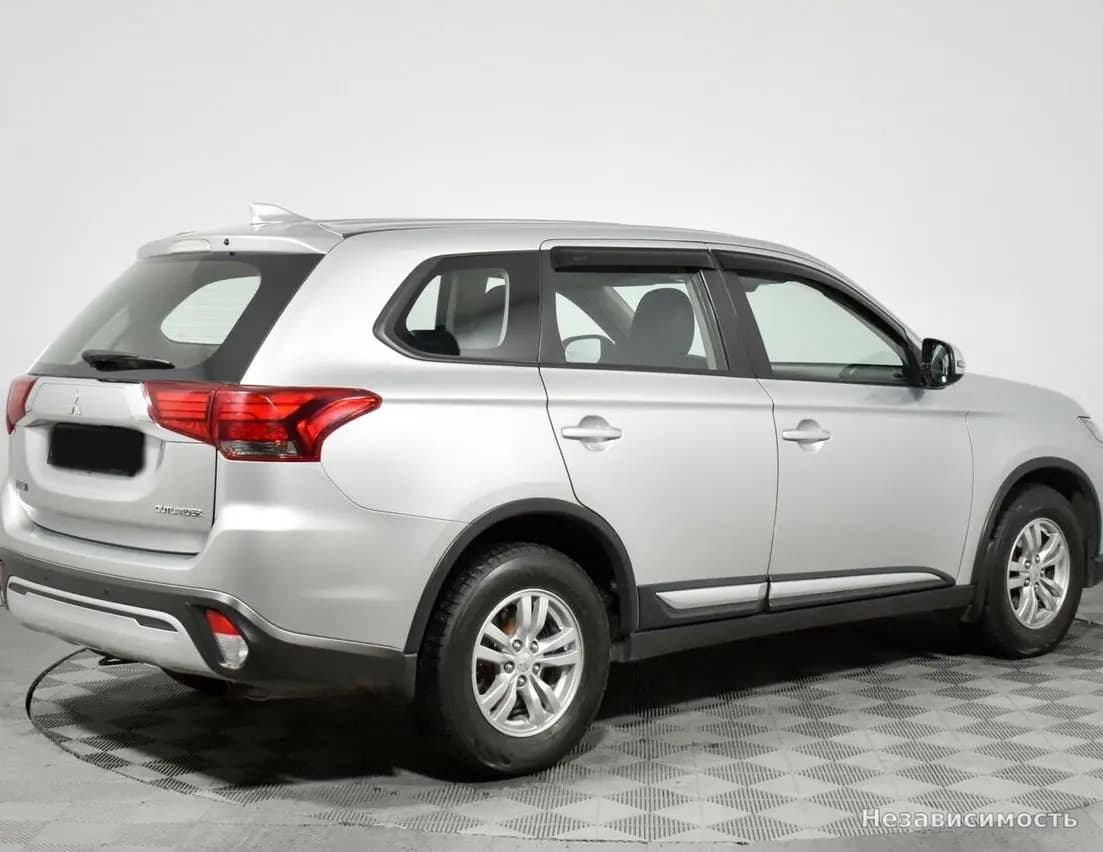 Mitsubishi Outlander 2018 с пробегом — фото 4