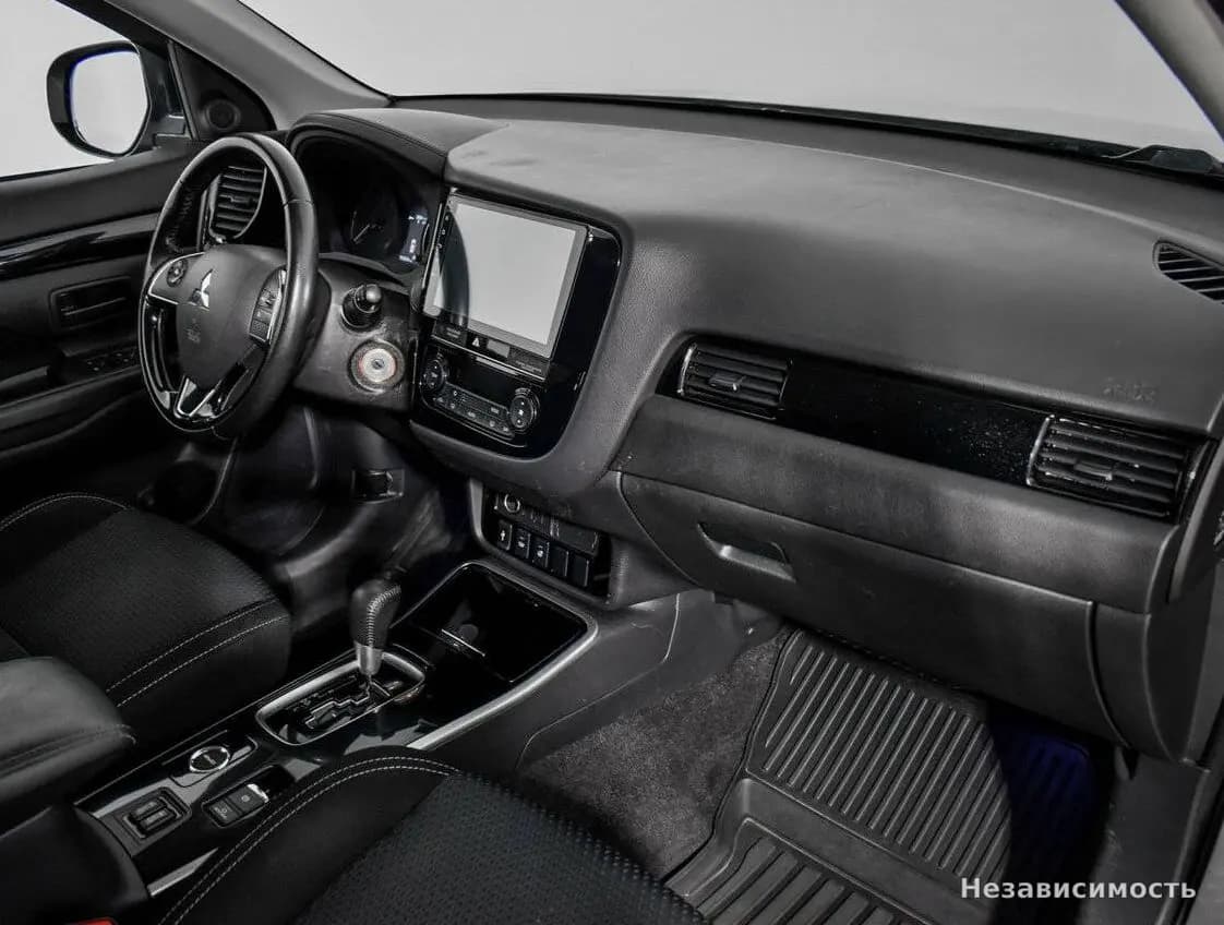 Mitsubishi Outlander 2018 с пробегом — фото 9