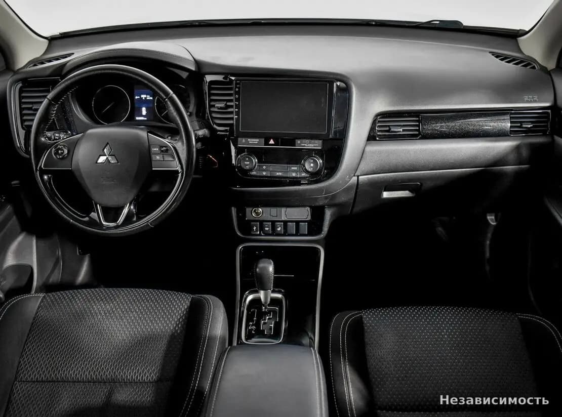 Mitsubishi Outlander 2018 с пробегом — фото 10