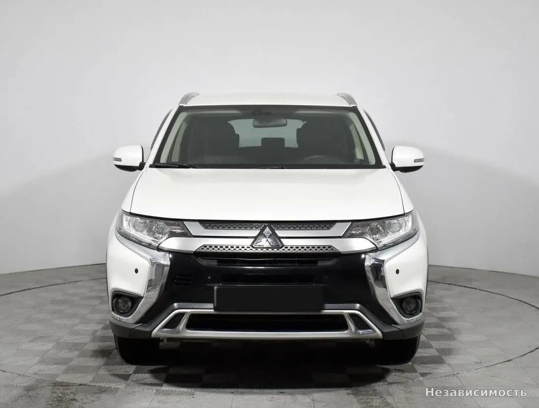 Mitsubishi Outlander 2019 с пробегом — фото 2