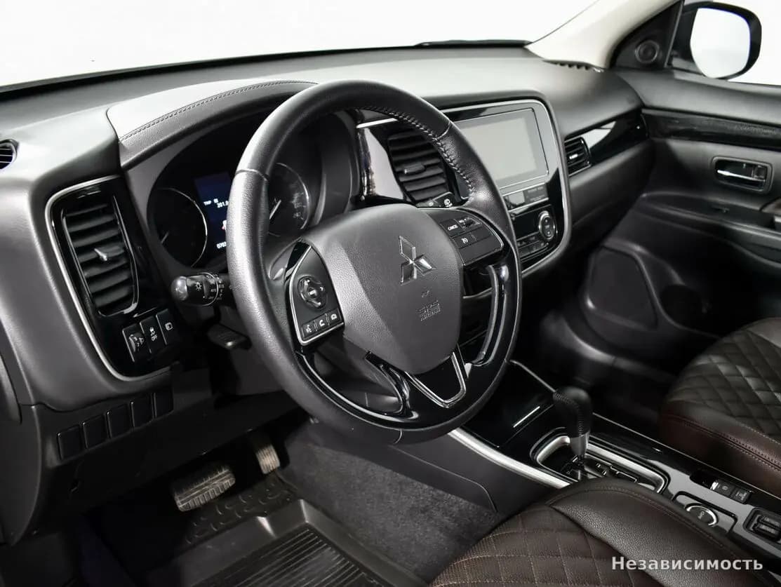 Mitsubishi Outlander 2019 с пробегом — фото 7