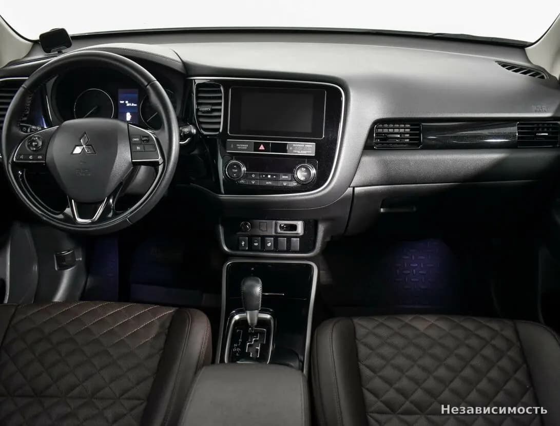 Mitsubishi Outlander 2019 с пробегом — фото 10