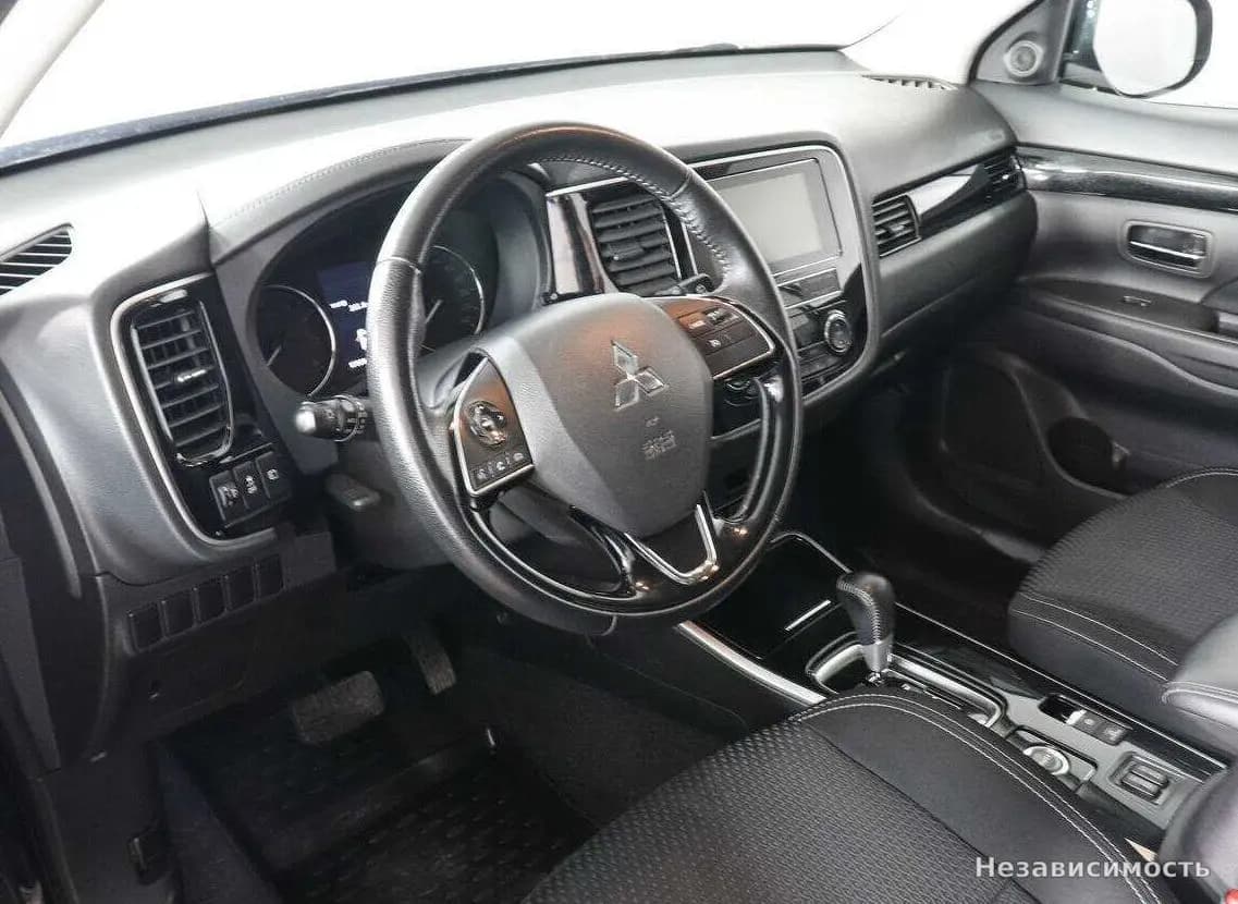Mitsubishi Outlander 2019 с пробегом — фото 9