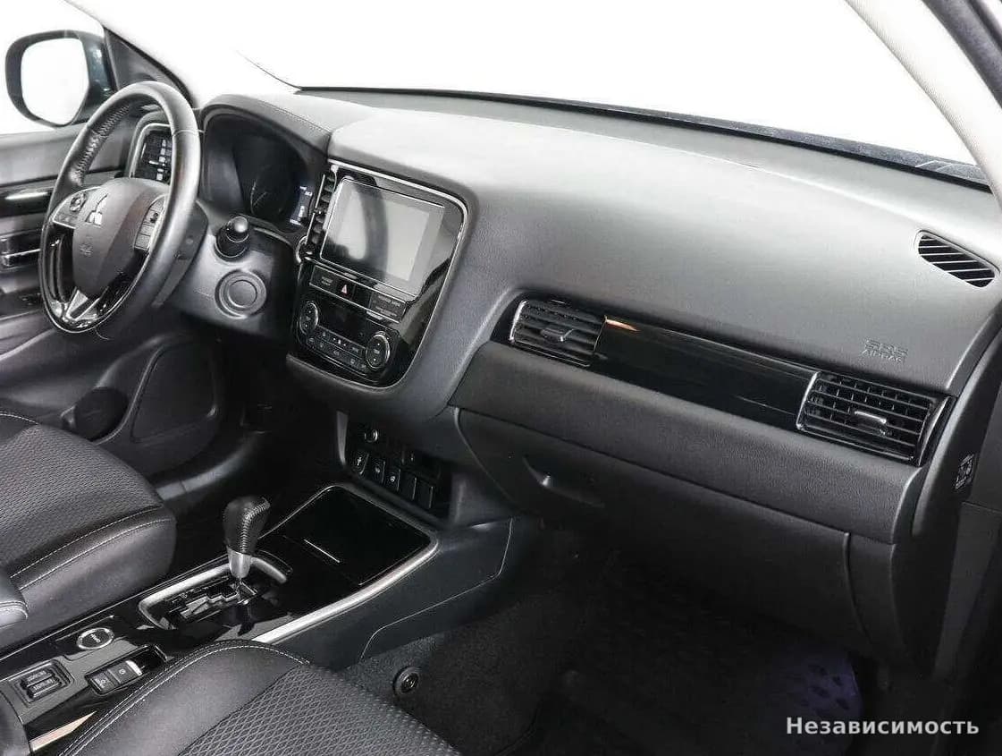 Mitsubishi Outlander 2019 с пробегом — фото 10