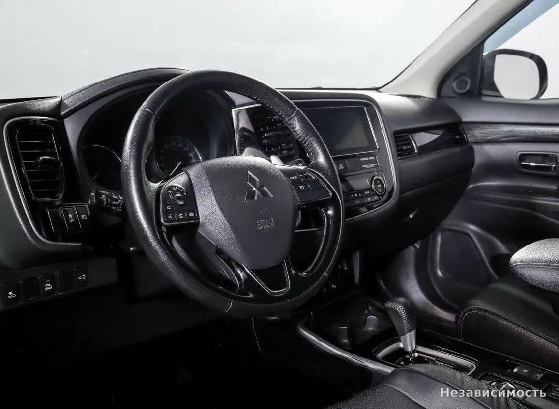 Mitsubishi Outlander 2018 с пробегом — фото 10
