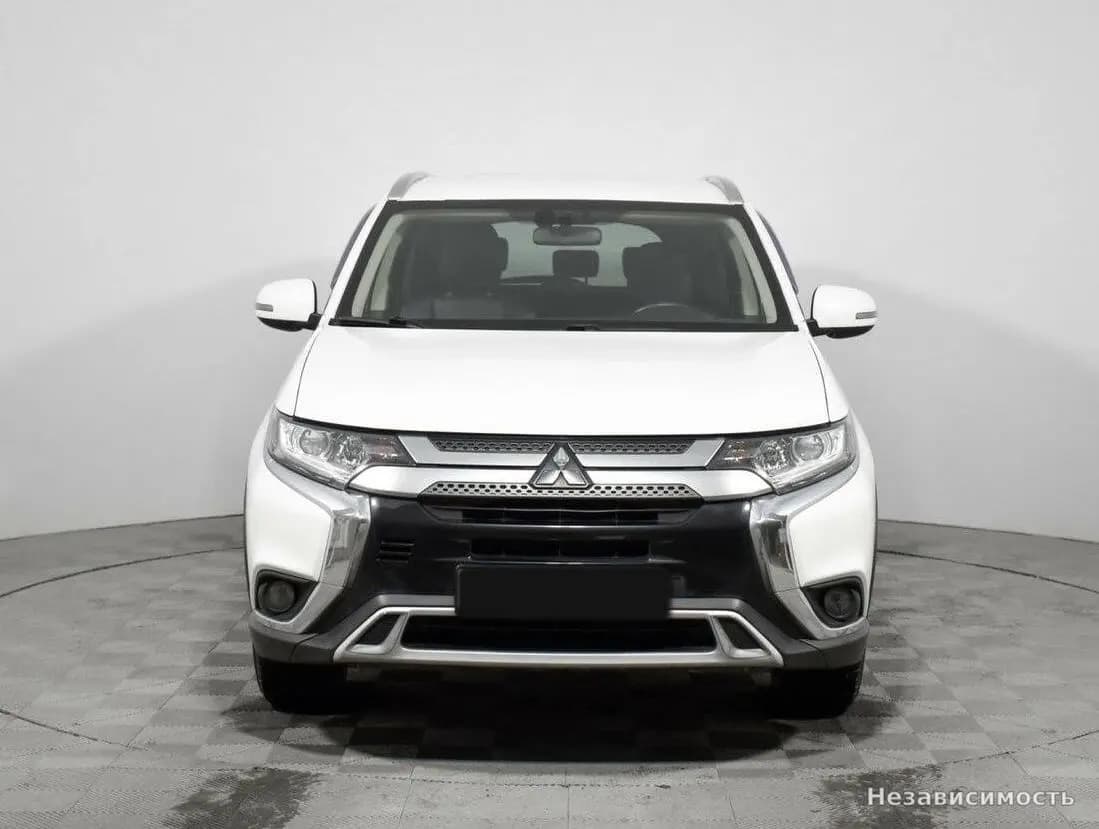 Mitsubishi Outlander 2020 с пробегом — фото 2