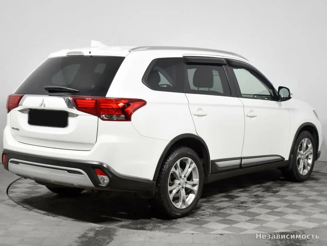 Mitsubishi Outlander 2020 с пробегом — фото 5