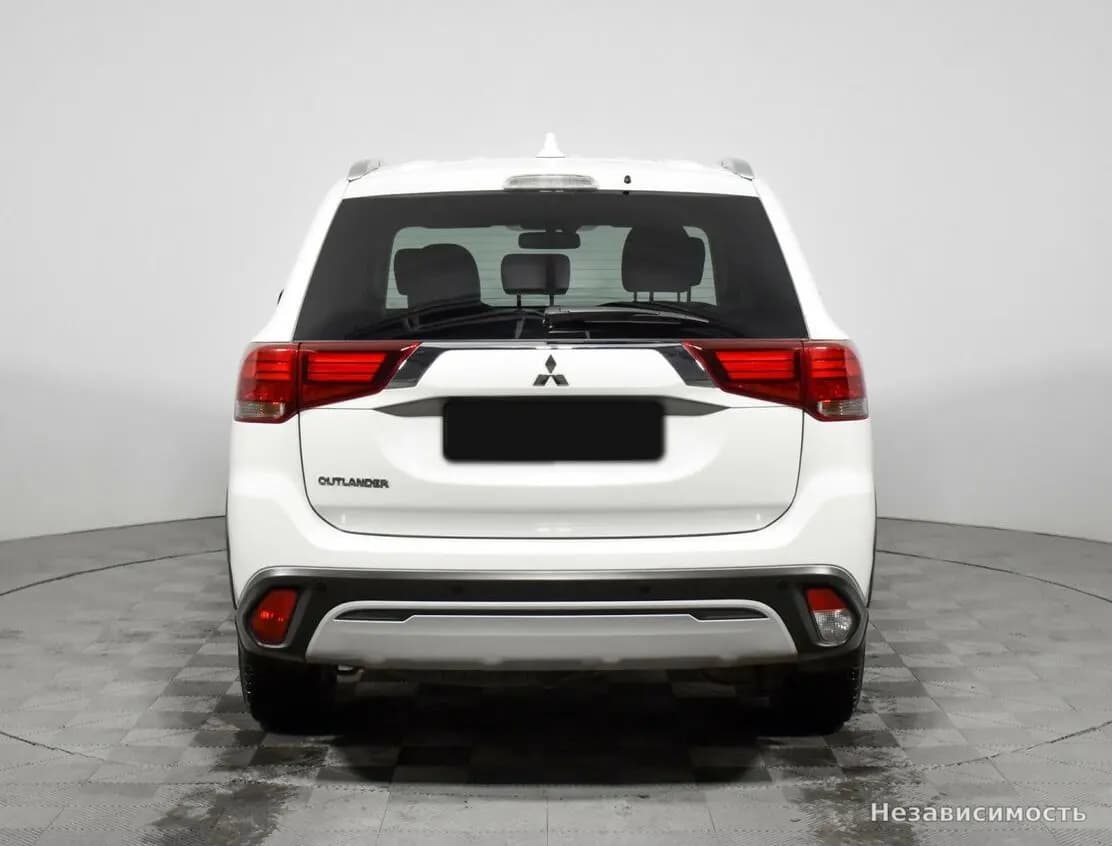 Mitsubishi Outlander 2020 с пробегом — фото 6