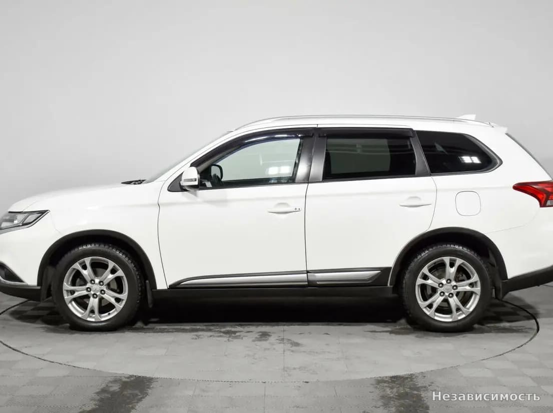 Mitsubishi Outlander 2020 с пробегом — фото 8