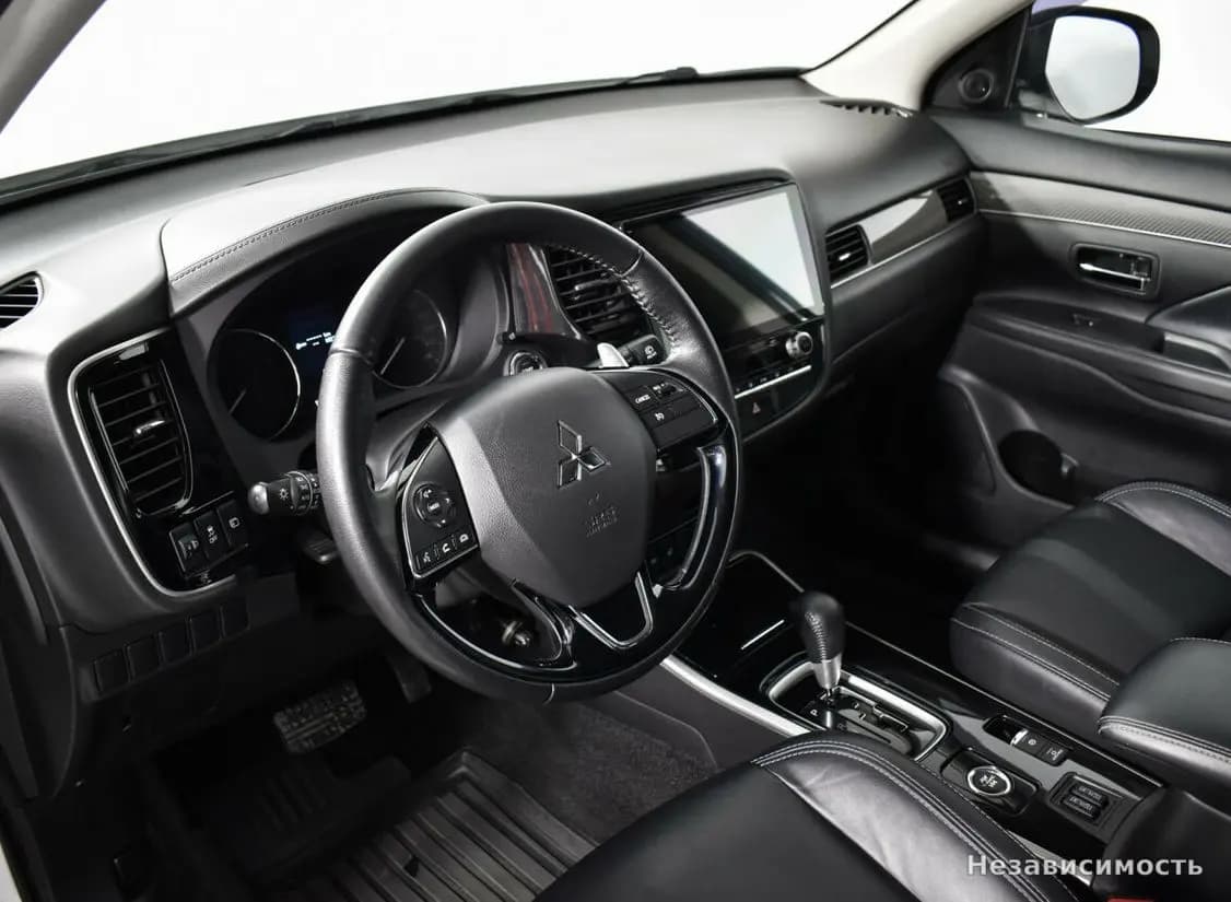 Mitsubishi Outlander 2020 с пробегом — фото 9