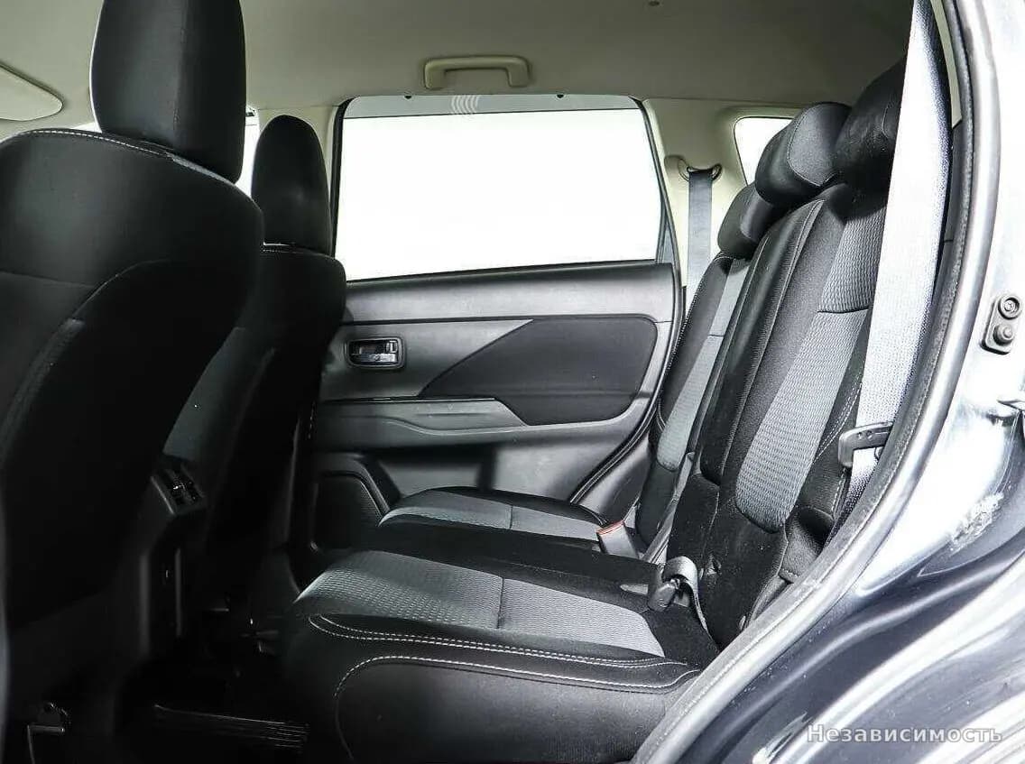 Mitsubishi Outlander 2020 с пробегом — фото 10