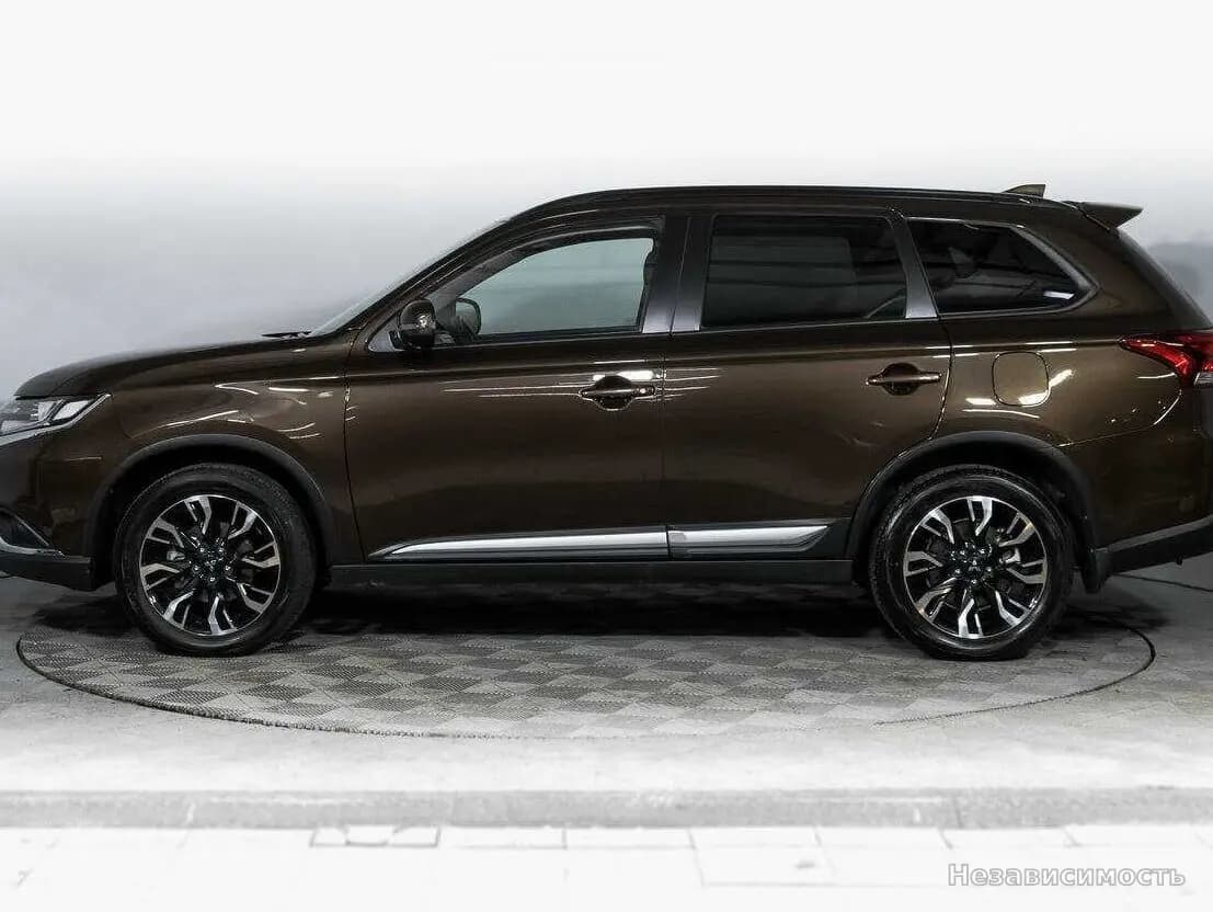 Mitsubishi Outlander 2021 с пробегом — фото 8