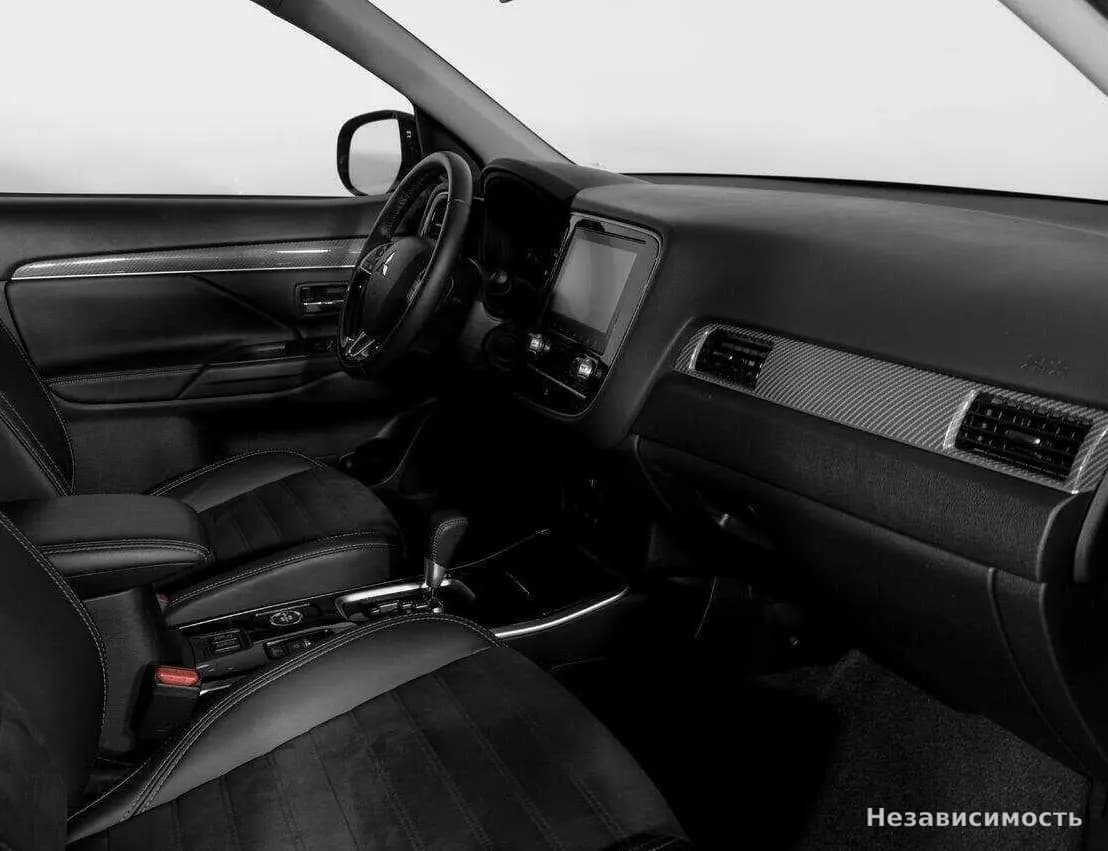 Mitsubishi Outlander 2021 с пробегом — фото 9