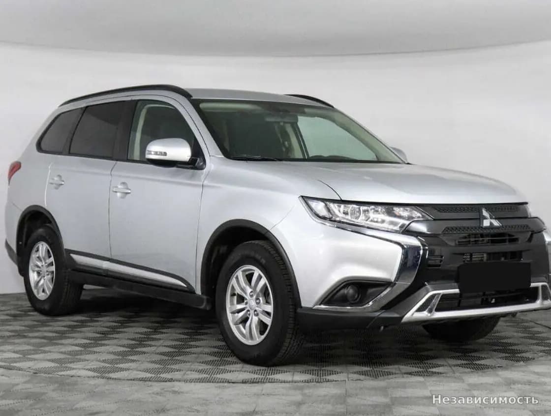 Mitsubishi Outlander 2022 с пробегом — фото 3
