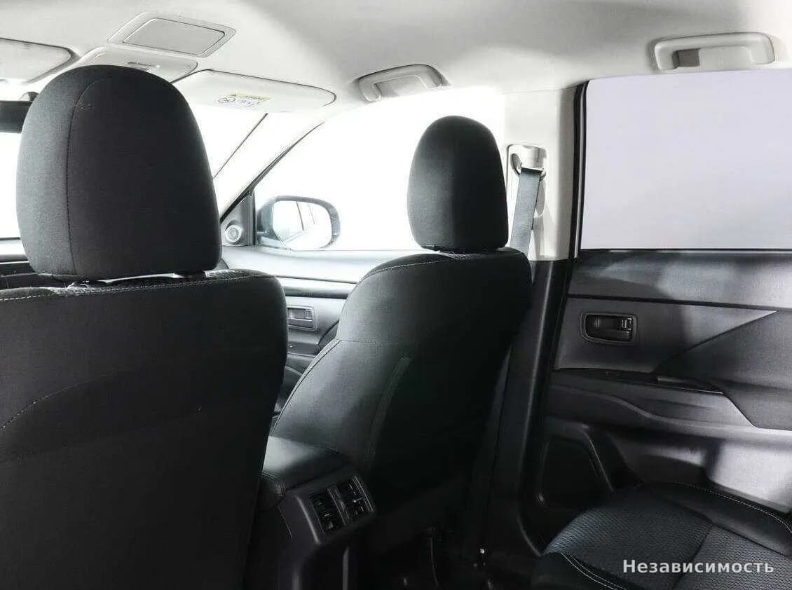 Mitsubishi Outlander 2022 с пробегом — фото 10