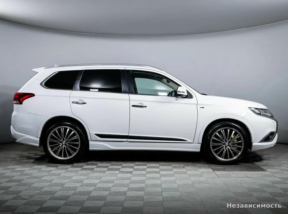 Mitsubishi Outlander 2018 с пробегом — фото 4