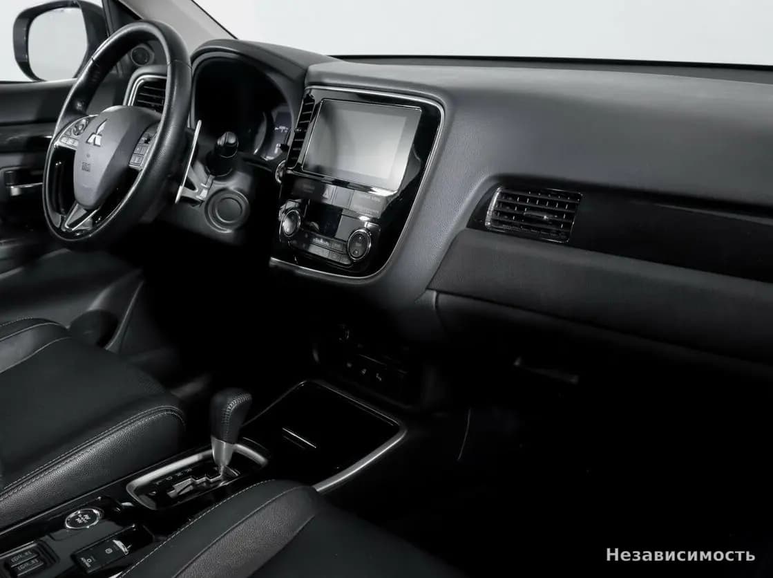 Mitsubishi Outlander 2018 с пробегом — фото 9