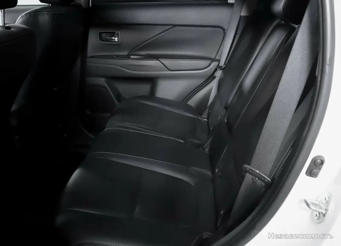 Mitsubishi Outlander 2018 с пробегом — фото 10