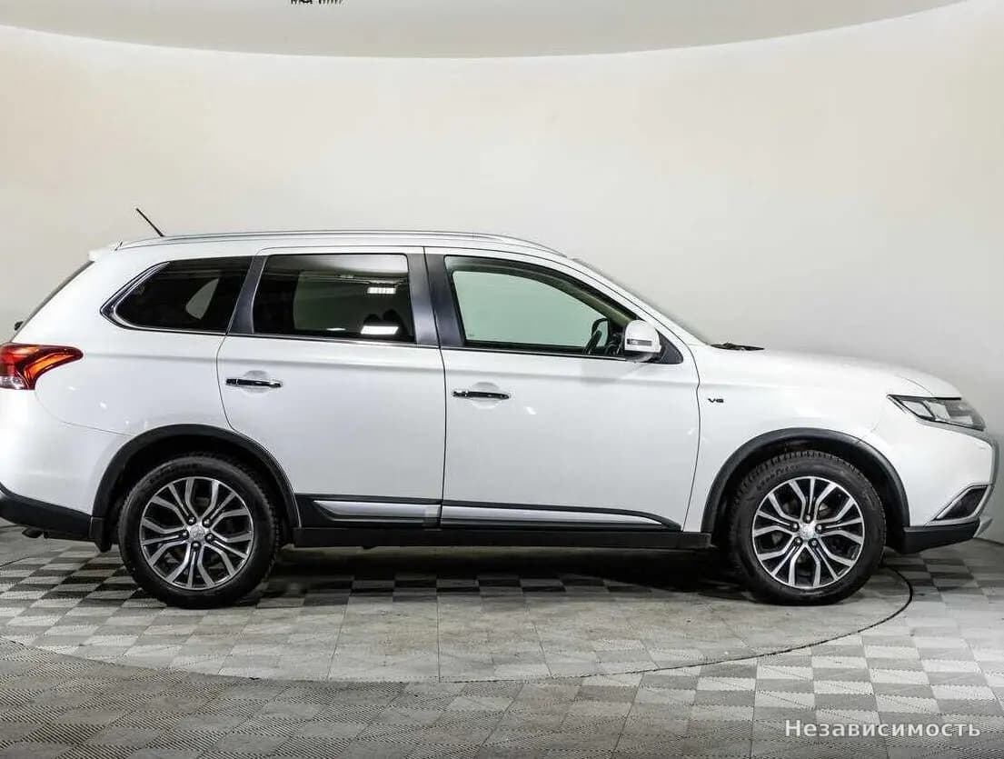 Mitsubishi Outlander 2016 с пробегом — фото 4