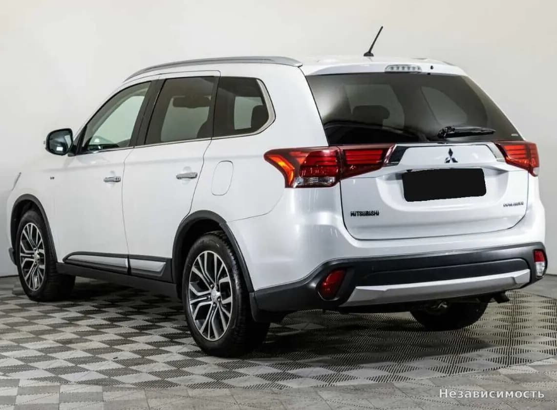 Mitsubishi Outlander 2016 с пробегом — фото 7