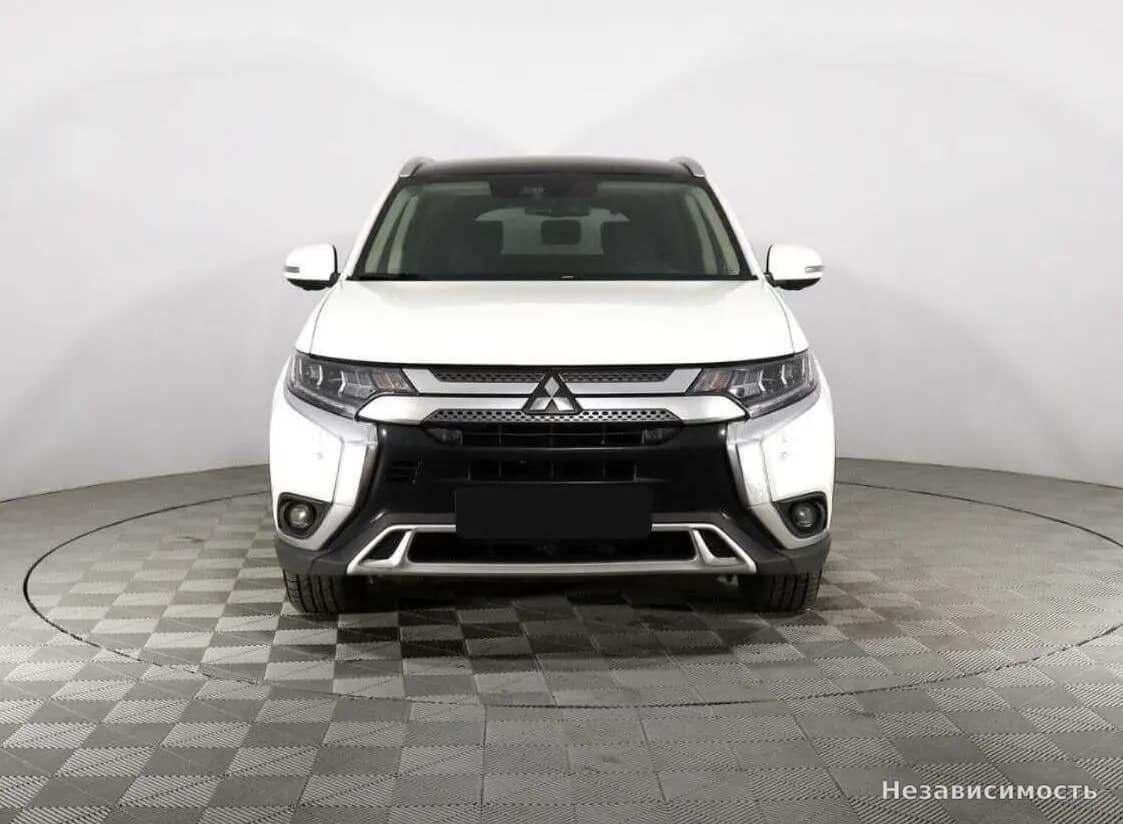 Mitsubishi Outlander 2019 с пробегом — фото 2